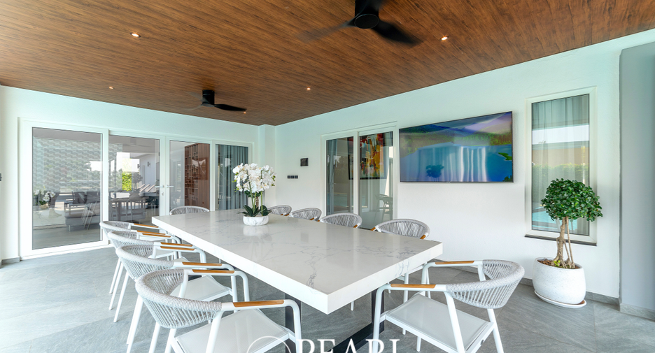 For sale 6 bed villa in East Pattaya, Pattaya