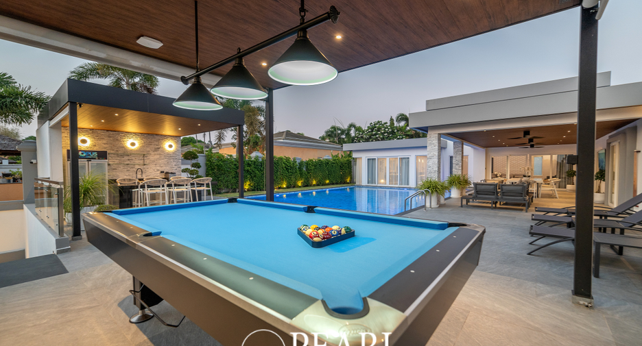 For sale 6 bed villa in East Pattaya, Pattaya