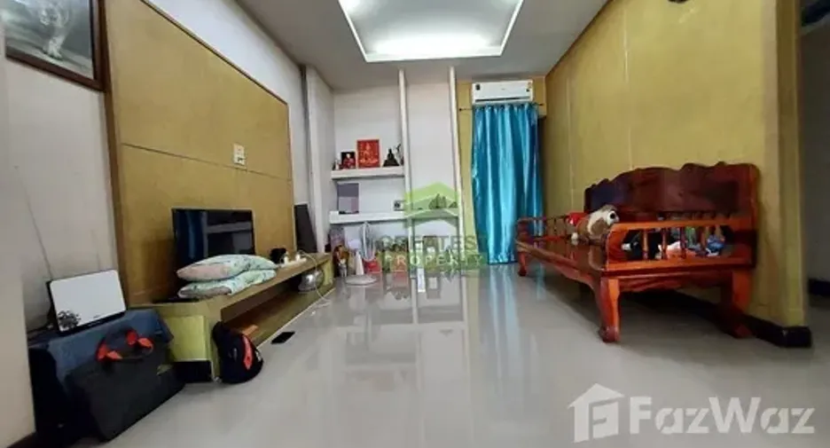 For sale 2 bed townhouse in Ban Phaeo, Samut Sakhon