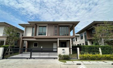For sale 4 Beds house in Bang Kapi, Bangkok