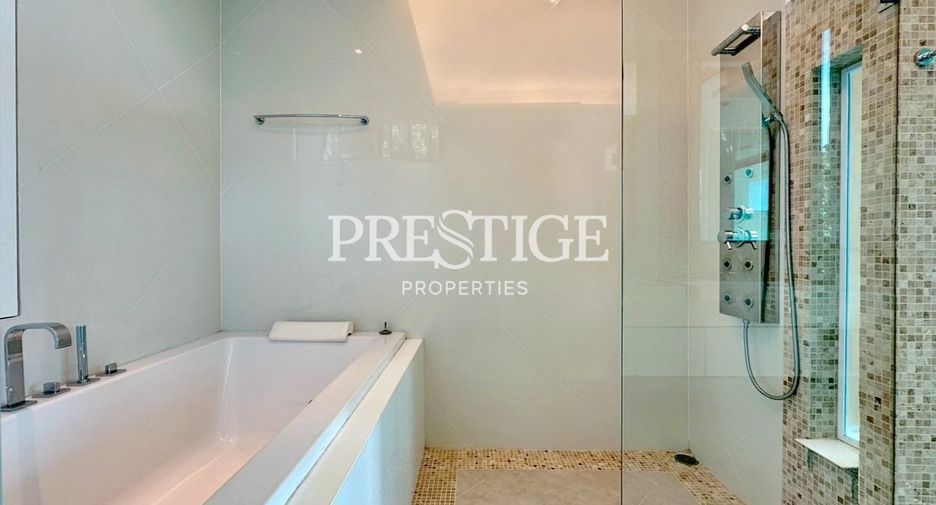 For rent 3 bedrooms condo in Bang Lamung, Chonburi