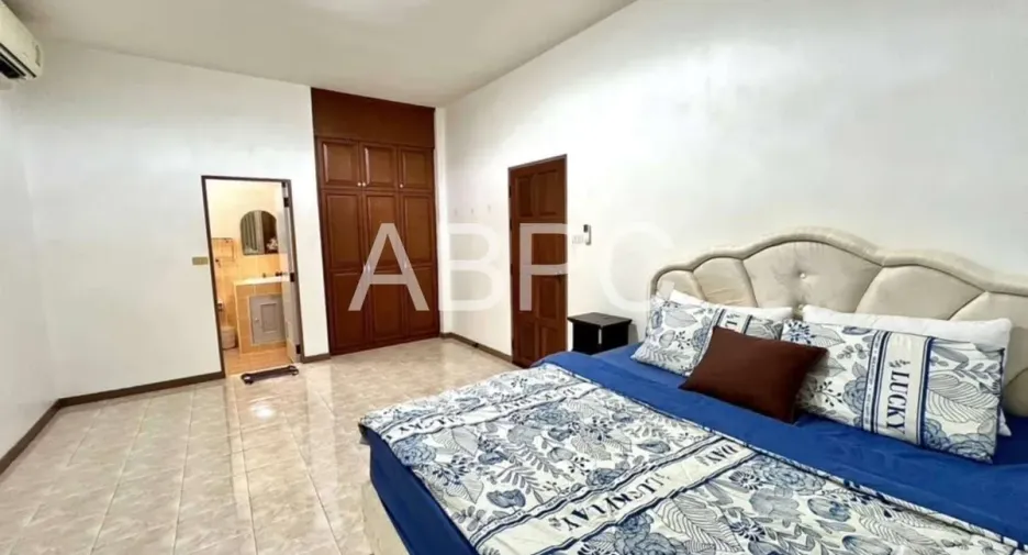For rent 3 bedrooms house in East Pattaya, Pattaya