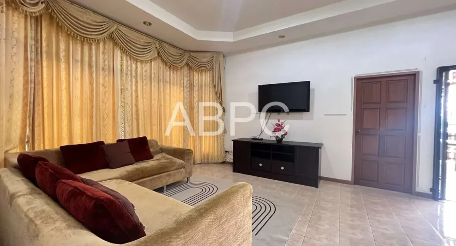 For rent 3 bedrooms house in East Pattaya, Pattaya