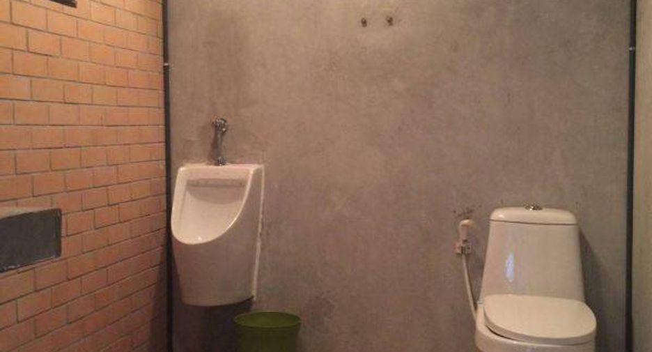 For sale 3 bed condo in Huai Khwang, Bangkok
