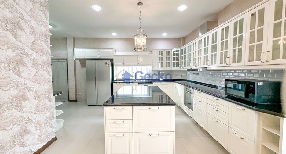 For sale and for rent 6 bed house in Bang Lamung, Chonburi
