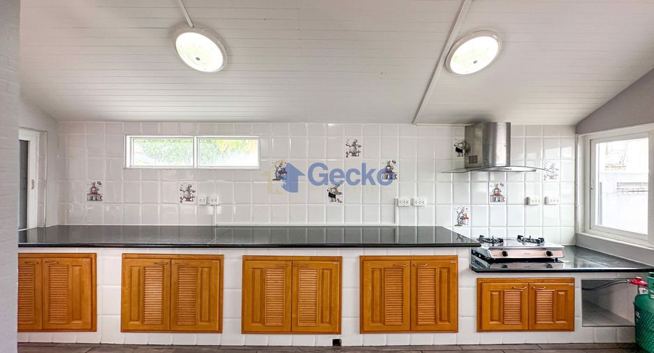 For sale and for rent 6 bed house in Bang Lamung, Chonburi