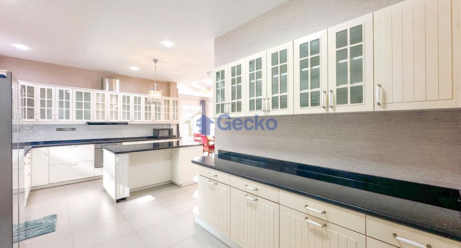 For sale and for rent 6 bed house in Bang Lamung, Chonburi