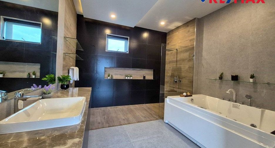 Haus zum Kauf mit 5 Zimmer in East Pattaya, Pattaya