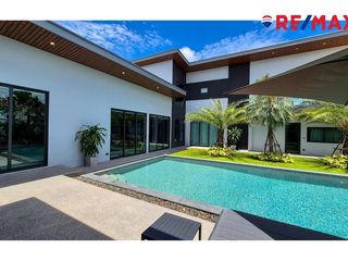 Haus zum Kauf mit 5 Zimmer in Bang Lamung, Chonburi
