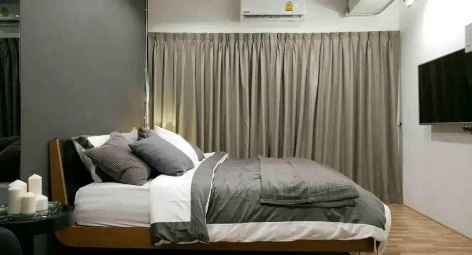 For rent 2 bedrooms condo in Watthana, Bangkok