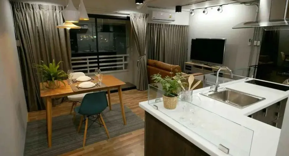 For rent 2 bedrooms condo in Watthana, Bangkok