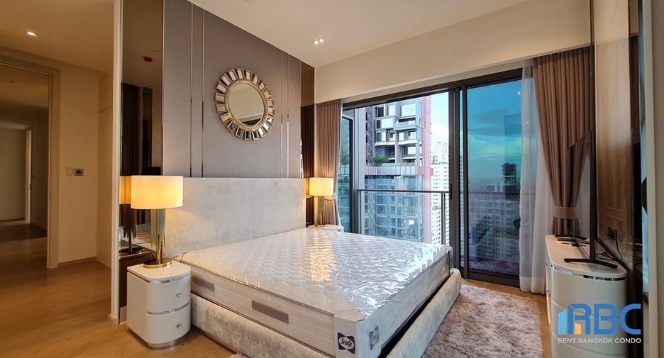 For rent 3 bedrooms condo in Khlong Toei, Bangkok