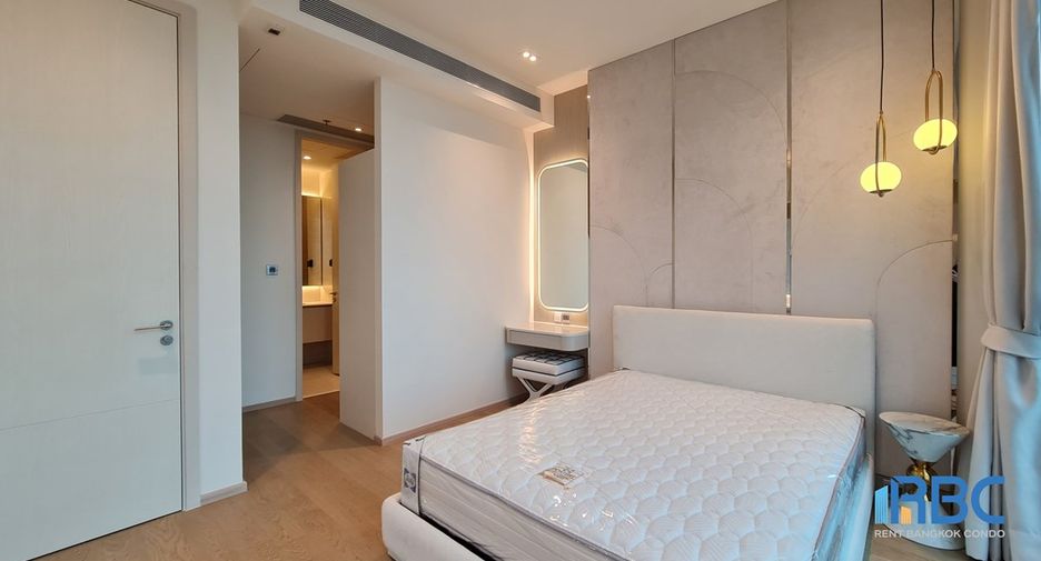 For rent 3 bedrooms condo in Khlong Toei, Bangkok