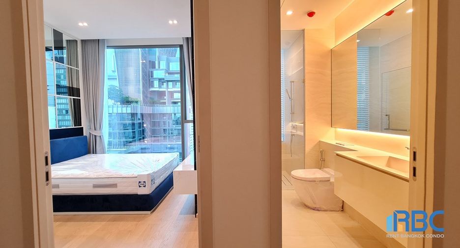 For rent 3 bedrooms condo in Khlong Toei, Bangkok