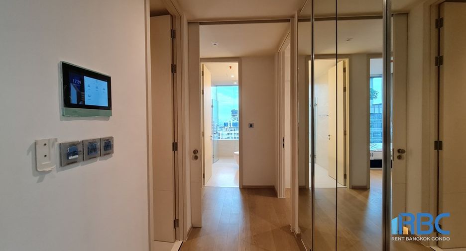 For rent 3 bedrooms condo in Khlong Toei, Bangkok
