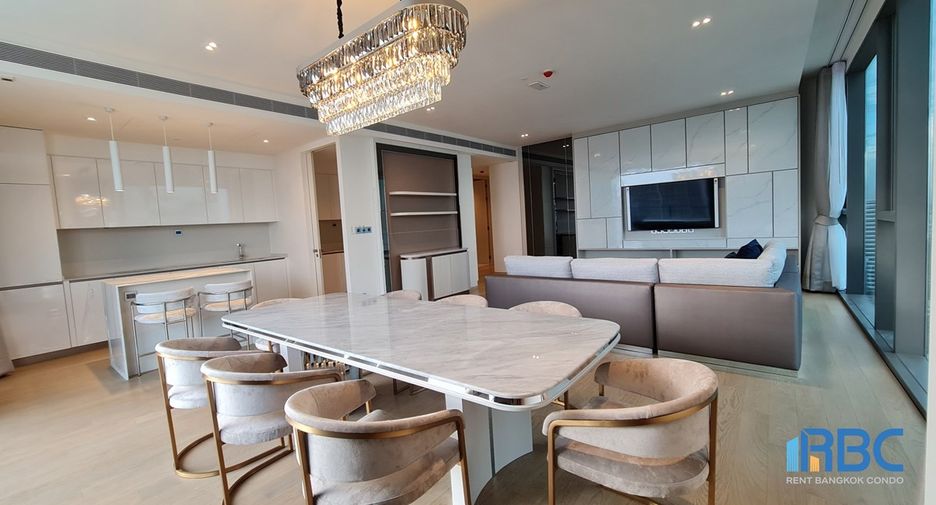 For rent 3 bedrooms condo in Khlong Toei, Bangkok