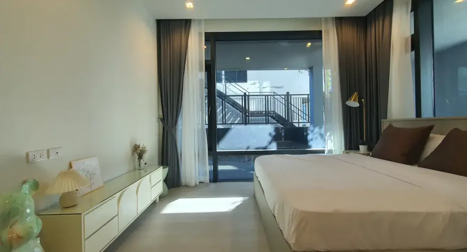 ให้เช่า 3 ห้องนอน คอนโด ใน วัฒนา, กรุงเทพฯ