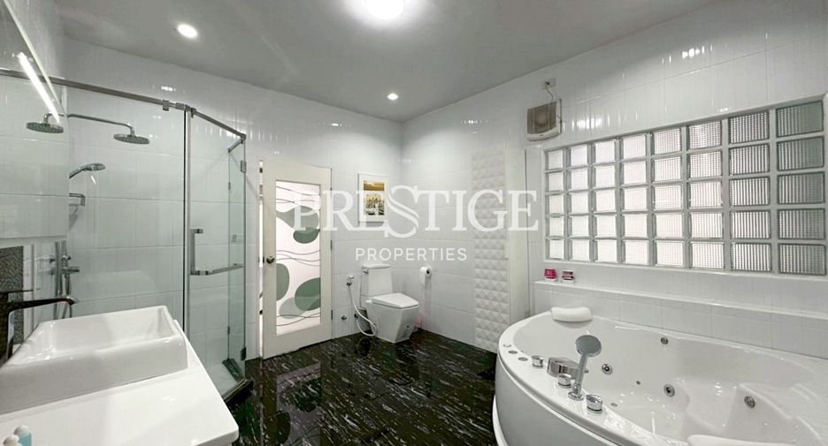 For sale 7 bedrooms house in Bang Lamung, Chonburi