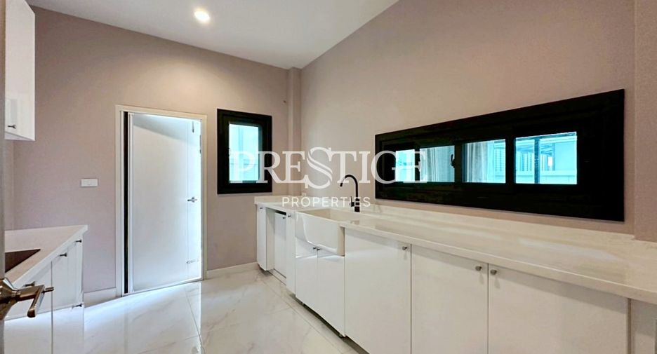 Haus zum Kauf mit 4 Zimmer in Bang Lamung, Chonburi