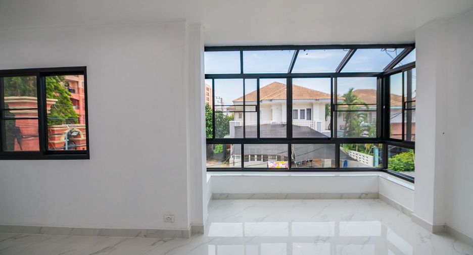 出售 4 卧室 独立屋 在 Bang Lamung, Chon Buri