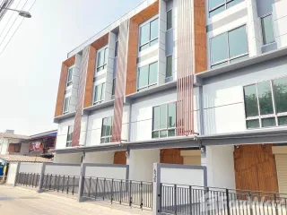For sale 4 bed townhouse in Bang Khae, Bangkok