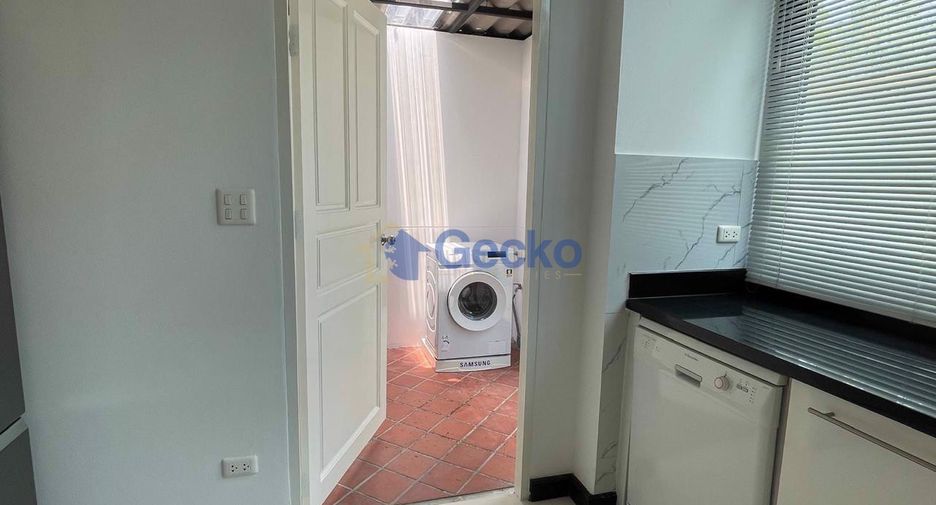 For rent 4 bed house in East Pattaya, Pattaya