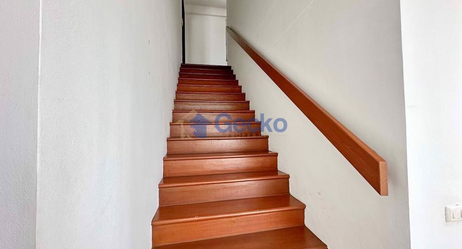 For rent 4 bed house in East Pattaya, Pattaya