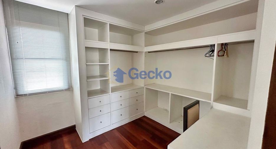 For rent 4 bed house in East Pattaya, Pattaya