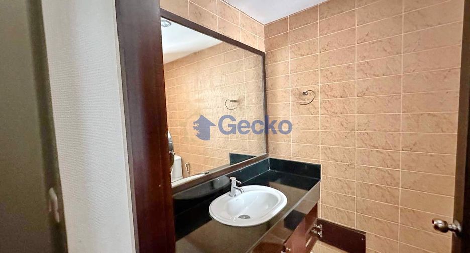 For rent 4 bed house in East Pattaya, Pattaya