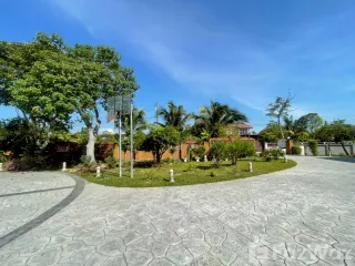 For sale 7 bed villa in San Pa Tong, Chiang Mai