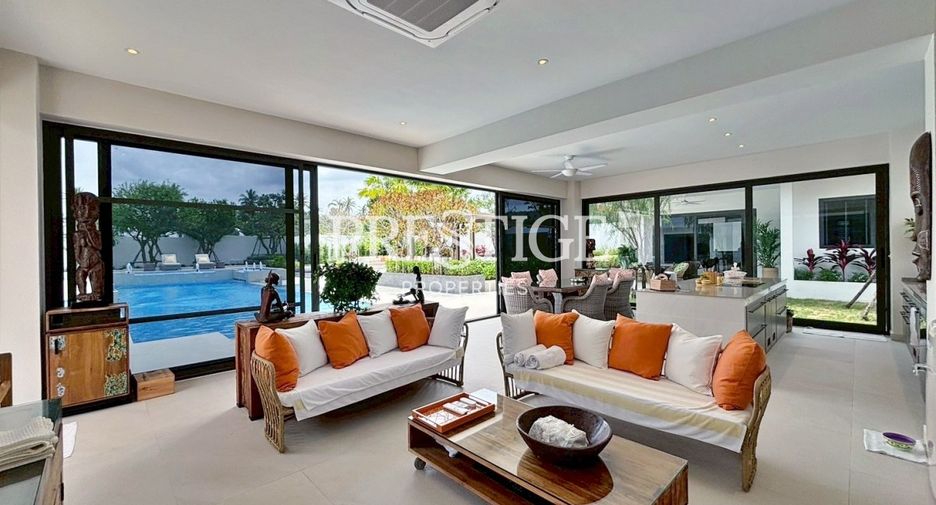 Casa en venta de 5 habitaciones en Bang Lamung, Chonburi