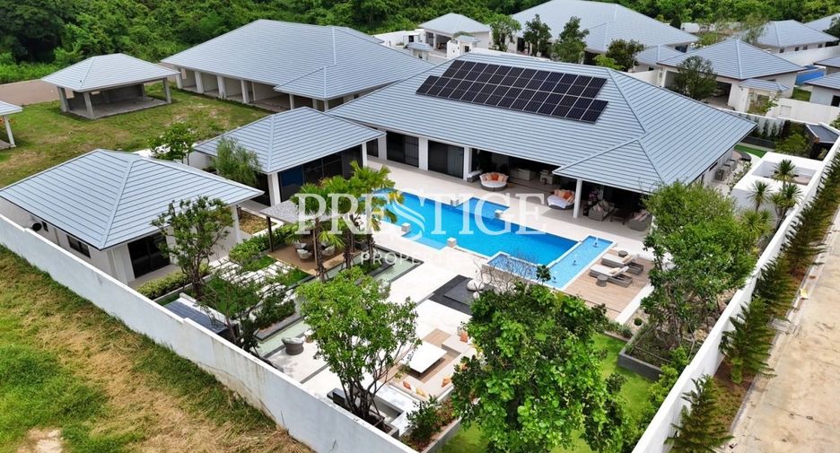 Casa en venta de 5 habitaciones en Bang Lamung, Chonburi