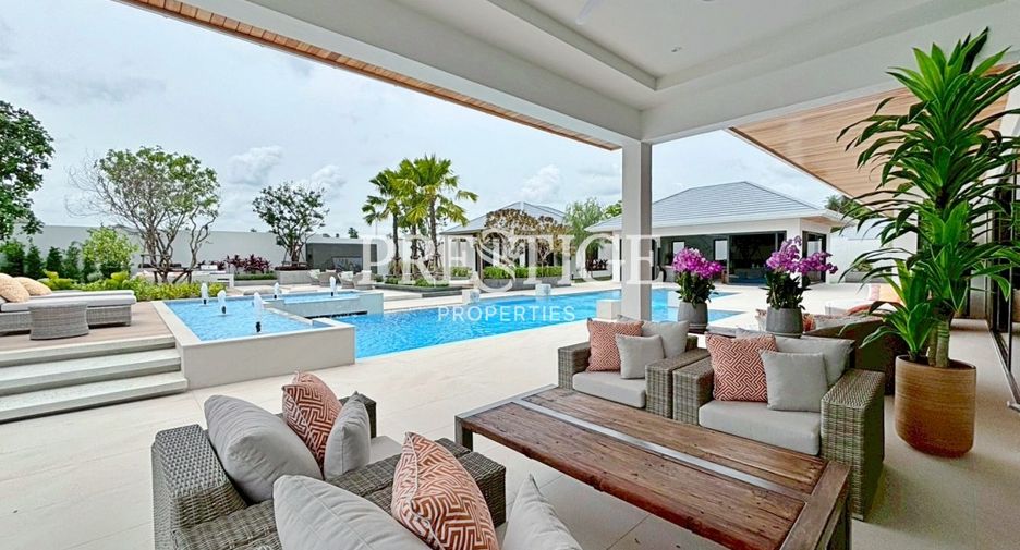 Casa en venta de 5 habitaciones en Bang Lamung, Chonburi