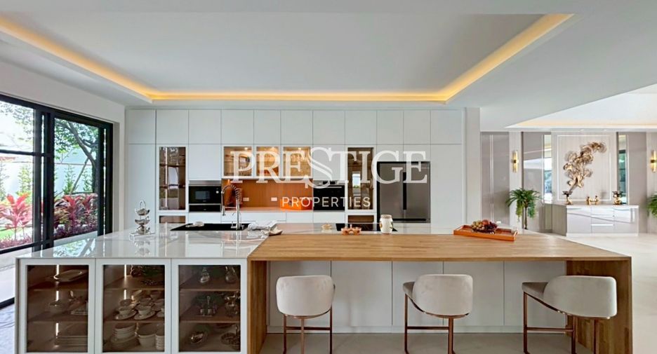 Casa en venta de 5 habitaciones en Bang Lamung, Chonburi