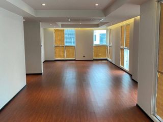 For sale 4 Beds condo in Pathum Wan, Bangkok