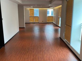 For sale 4 Beds condo in Pathum Wan, Bangkok