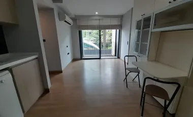 For sale 2 bed condo in Phaya Thai, Bangkok