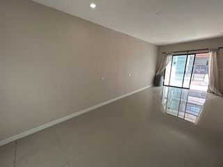 For sale 4 Beds townhouse in Don Mueang, Bangkok