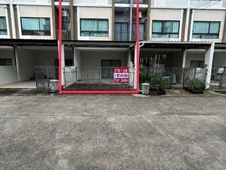For sale 4 Beds townhouse in Don Mueang, Bangkok