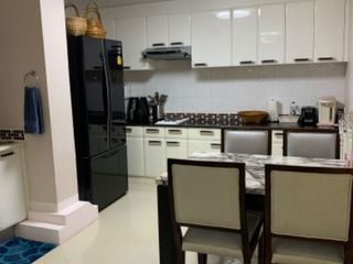 For sale 2 bed condo in Din Daeng, Bangkok