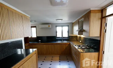 For rent 3 bed house in Watthana, Bangkok