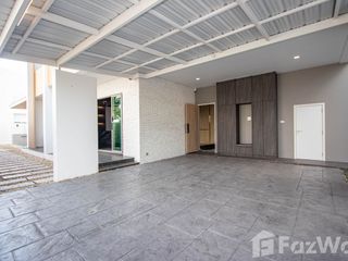 For sale 4 bed house in San Kamphaeng, Chiang Mai