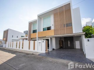 For sale 4 bed house in San Kamphaeng, Chiang Mai