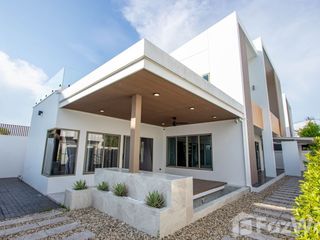 For sale 4 bed house in San Kamphaeng, Chiang Mai