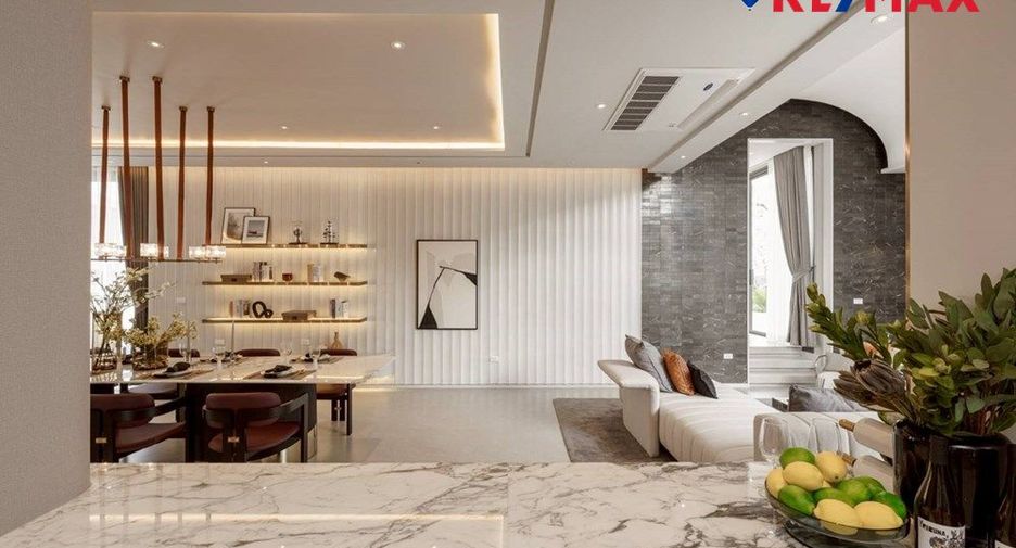 For sale 4 bedrooms house in East Pattaya, Pattaya