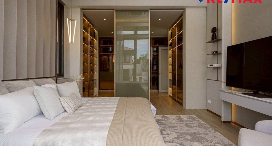 For sale 4 bedrooms house in East Pattaya, Pattaya