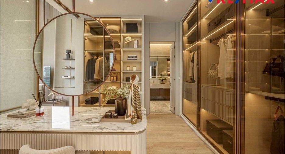 For sale 4 bedrooms house in East Pattaya, Pattaya