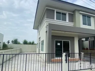 For rent 3 bed house in Lam Luk Ka, Pathum Thani
