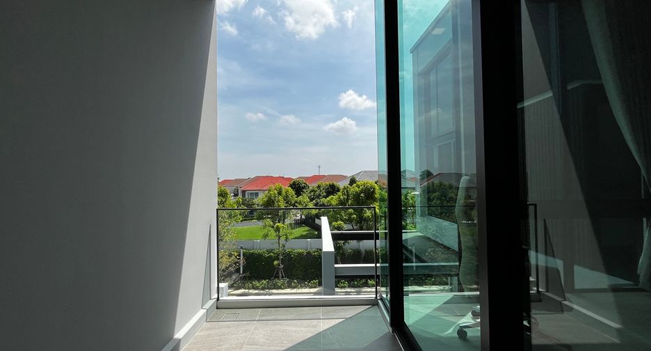 出售 4 卧室 独立屋 在 Saphan Sung, 曼谷