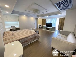 For rent 4 bed condo in Watthana, Bangkok